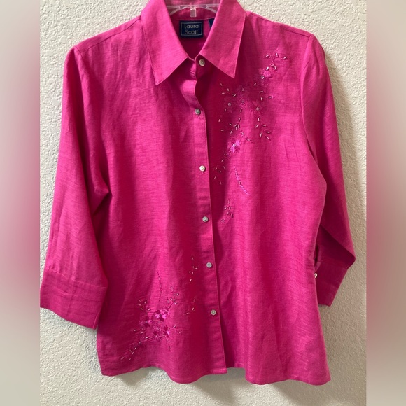 Laura Scott blouse is so pretty! Size 6 with beading embroideries pretty! - Picture 1 of 6